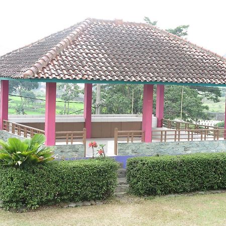Villa Tiandiva Cisarua Ngoại thất bức ảnh