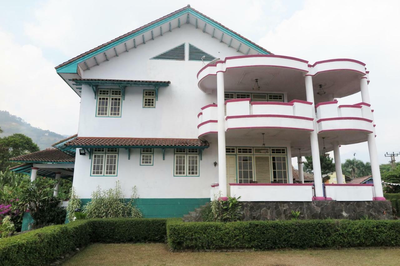 Villa Tiandiva Cisarua Ngoại thất bức ảnh