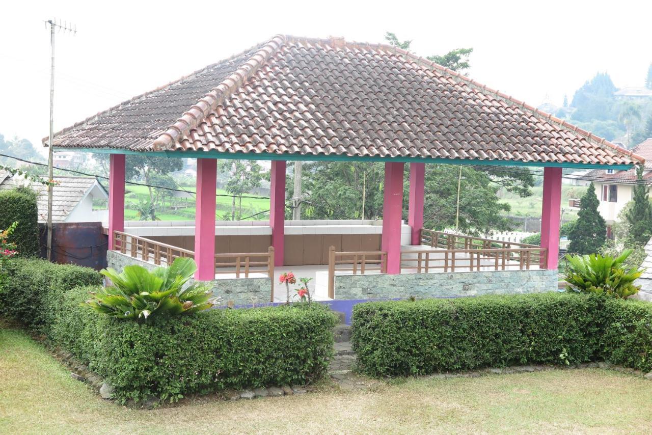 Villa Tiandiva Cisarua Ngoại thất bức ảnh